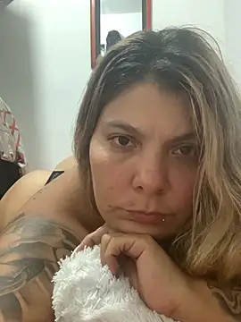 Snapshot of ChloexBigAss chatting on 01.05.25 ChloexBigAss online show from 01.05.25