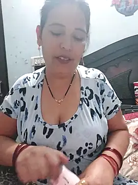 Snapshot of Poojabhabi101 chatting on 04.24.26 Poojabhabi101 online show from 04.24.26