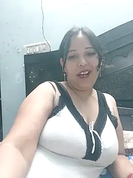 Snapshot of Poojabhabi101 chatting on 05.04.26 Poojabhabi101 online show from 05.04.26