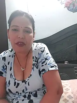 Snapshot of Poojabhabi101 chatting on 05.07.26 Poojabhabi101 online show from 05.07.26
