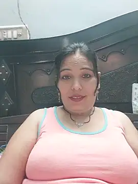 Snapshot of Poojabhabi101 chatting on 05.14.26 Poojabhabi101 online show from 05.14.26