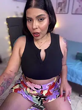 GigiiStone online show from 02.23.25