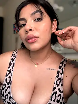 GigiiStone online show from 09.19.25