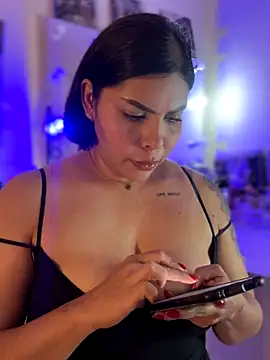 GigiiStone online show from 10.29.25