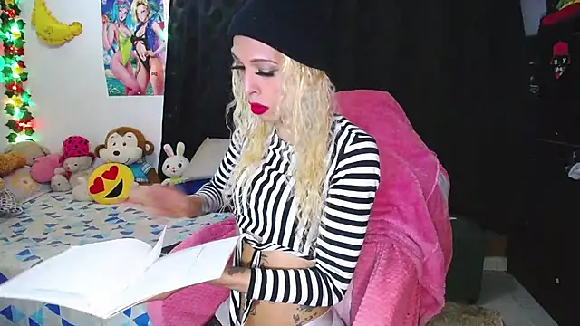 Snapshot of flaquita_corall chatting on 04.29.26 flaquita corall online show from 04.29.26