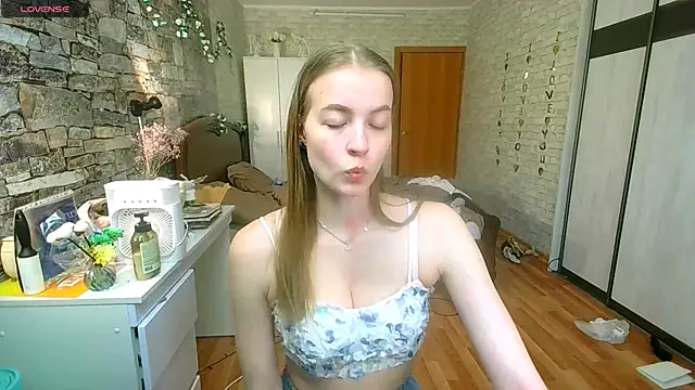 Snapshot of __Aphrodita__wow__ chatting on 05.11.26 Aphrodita wow online show from 05.11.26