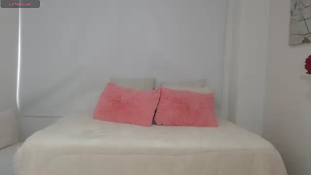 Snapshot of sofia_perez___ chatting on 04.30.26 sofia perez online show from 04.30.26