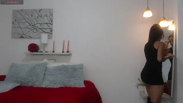 Snapshot of sofia_perez___ chatting on 05.27.26 sofia perez online show from 05.27.26