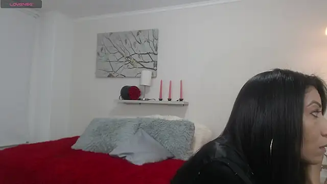 Snapshot of sofia_perez___ chatting on 06.19.26 sofia perez online show from 06.19.26