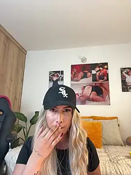 zafiro mo0n online show from 02.24.25