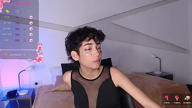 hot little bunny online show from 03.05.25