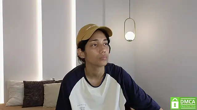 hot little bunny online show from 09.17.25