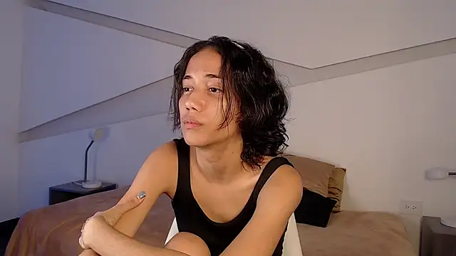 hot little bunny online show from 11.05.25