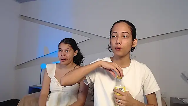 hot little bunny online show from 12.14.25