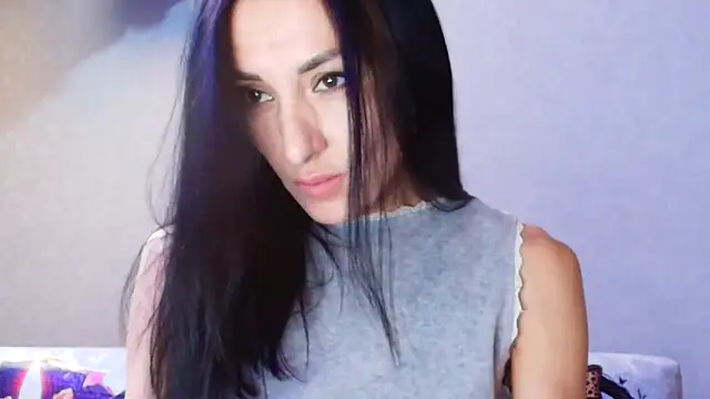 Snapshot of Siaconna chatting on 10.25.25 Siaconna online show from 10.25.25
