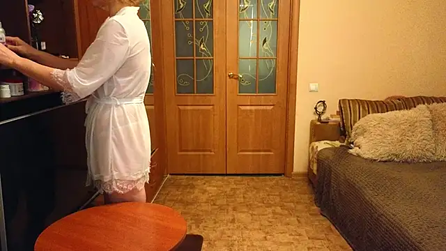 YourQueenX online show from 03.23.26