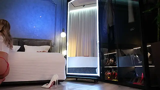 Rikka Moore online show from 02.19.26