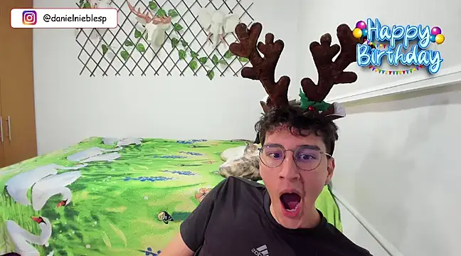 Snapshot of Jackson_Careyy chatting on 12.18.24 Jackson Careyy online show from 12.18.24