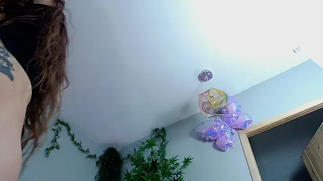 VickyJackson  online show from 03.19.25