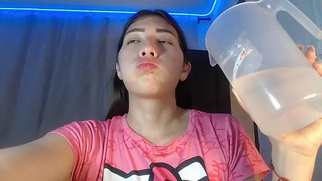 Snapshot of DaMikaela_ chatting on 12.12.24 DaMikaela online show from 12.12.24