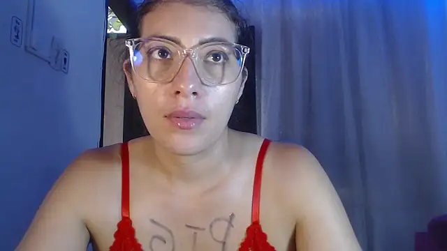 Snapshot of DaMikaela_ chatting on 03.02.25 DaMikaela online show from 03.02.25