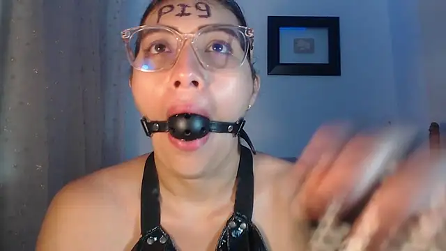 Snapshot of DaMikaela_ chatting on 03.18.25 DaMikaela online show from 03.18.25