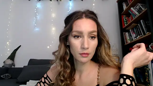 Snapshot of ChocoBelle chatting on 12.13.24 ChocoBelle online show from 12.13.24