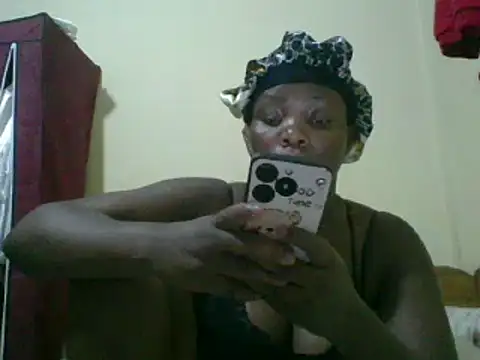 Snapshot of sweet-frida22 chatting on 02.28.25 sweet-frida22 online show from 02.28.25