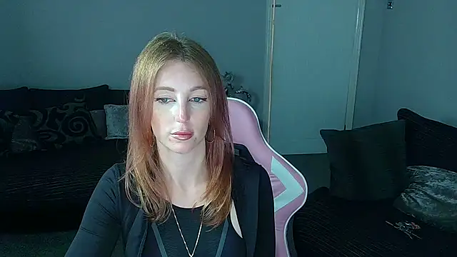 Red firesquirt online show from 04.15.26