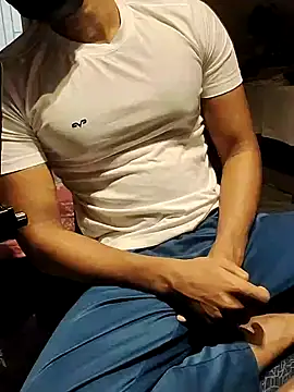 Snapshot of xxxhugedick0001 chatting on 02.24.25 xxxhugedick0001 online show from 02.24.25