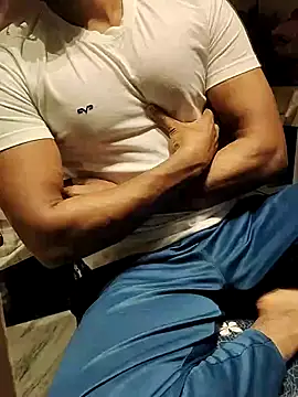 Snapshot of xxxhugedick0001 chatting on 03.07.25 xxxhugedick0001 online show from 03.07.25