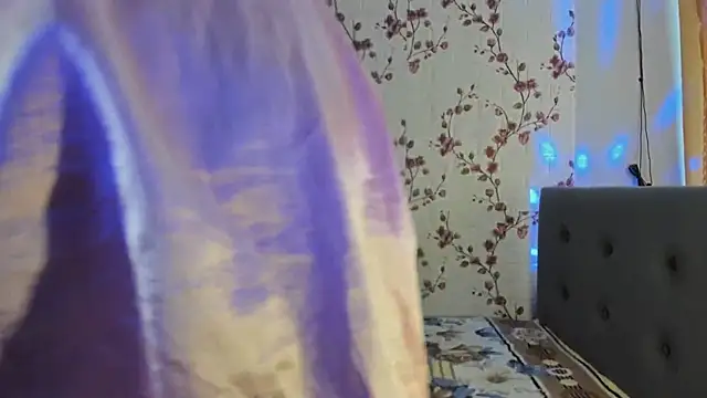 Snapshot of Alisagold90 chatting on 02.11.25 Alisagold90 online show from 02.11.25