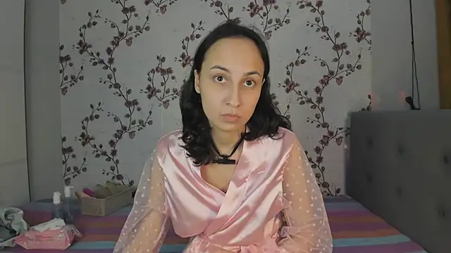 Snapshot of Alisagold90 chatting on 02.19.25 Alisagold90 online show from 02.19.25