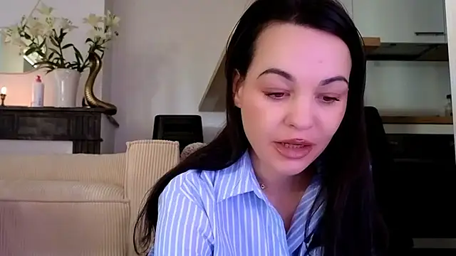 Snapshot of Lilie_romeo chatting on 12.18.24 Lilie romeo online show from 12.18.24