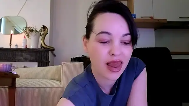 Snapshot of Lilie_romeo chatting on 02.10.25 Lilie romeo online show from 02.10.25