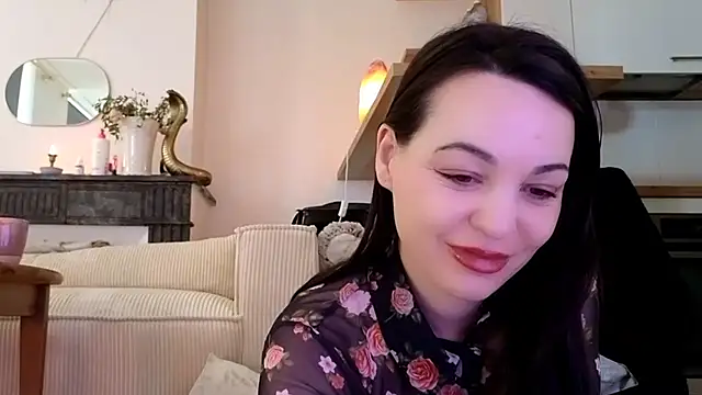 Snapshot of Lilie_romeo chatting on 02.15.25 Lilie romeo online show from 02.15.25