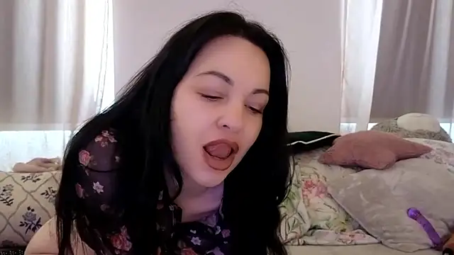 Snapshot of Lilie_romeo chatting on 10.21.25 Lilie romeo online show from 10.21.25
