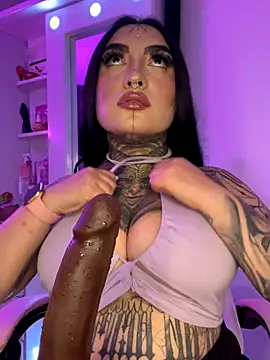 CloeeBeckam online show from 12.04.25