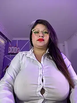 Snapshot of MiiaaJoness chatting on 02.04.25 MiiaaJoness online show from 02.04.25