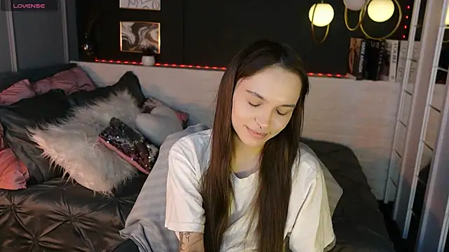 Snapshot of ChloeSunny chatting on 04.08.26 ChloeSunny online show from 04.08.26