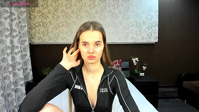 Snapshot of Donna_Evans chatting on 12.04.24 Donna Evans online show from 12.04.24