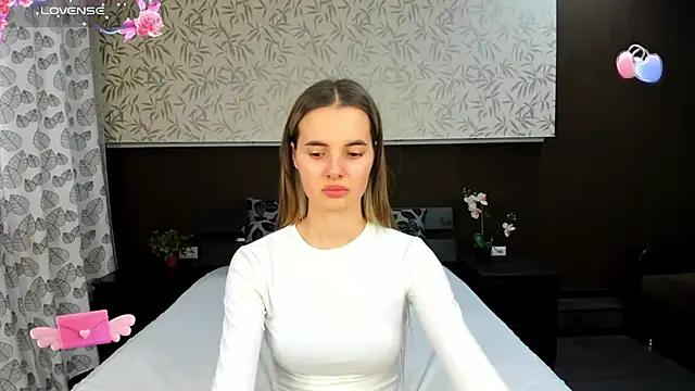 Snapshot of Donna_Evans chatting on 12.04.24 Donna Evans online show from 12.04.24