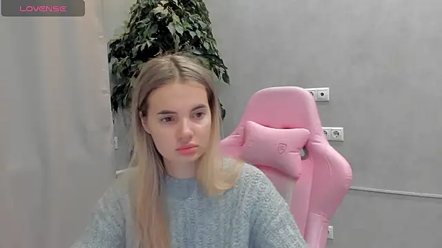 Snapshot of Donna_Evans chatting on 01.14.25 Donna Evans online show from 01.14.25