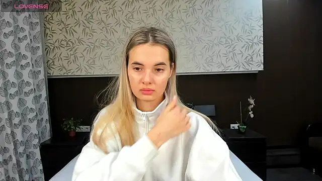 Snapshot of Donna_Evans chatting on 01.24.25 Donna Evans online show from 01.24.25