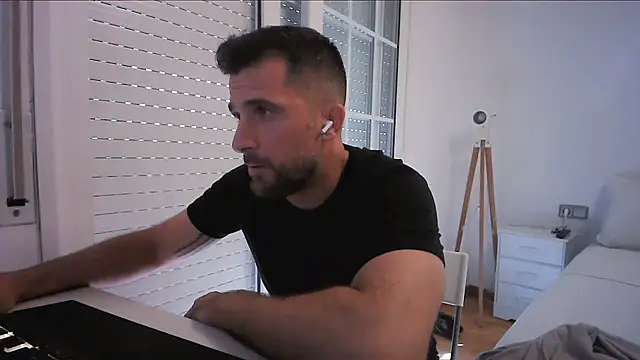 Snapshot of alex877x chatting on 07.05.26 alex877x online show from 07.05.26
