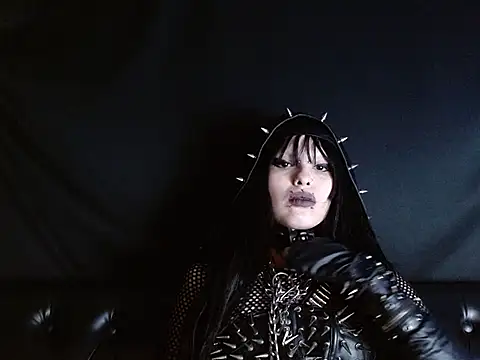 Snapshot of XXIOUX chatting on 10.26.25 XXIOUX online show from 10.26.25