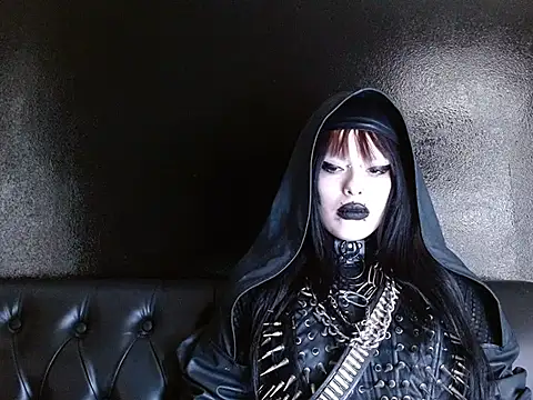 Snapshot of XXIOUX chatting on 11.27.25 XXIOUX online show from 11.27.25