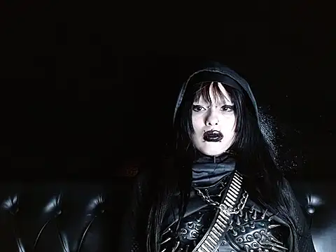 Snapshot of XXIOUX chatting on 12.03.25 XXIOUX online show from 12.03.25