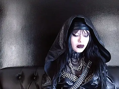 Snapshot of XXIOUX chatting on 12.16.25 XXIOUX online show from 12.16.25