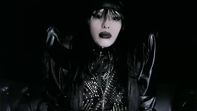 Snapshot of XXIOUX chatting on 02.22.26 XXIOUX online show from 02.22.26